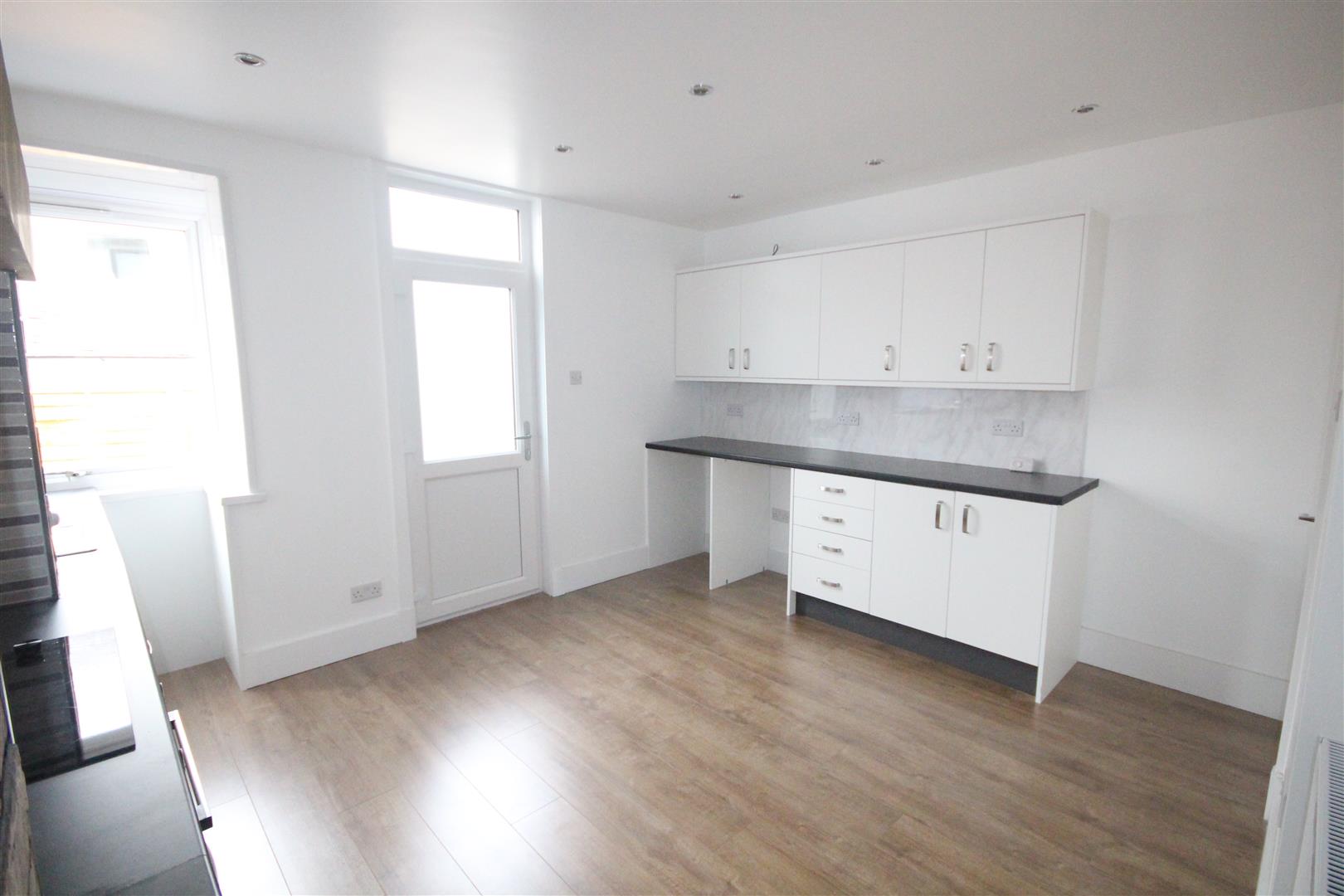 2 bedroom semi-detached house Let Agreed in Brierfield - IMG_7251.jpg